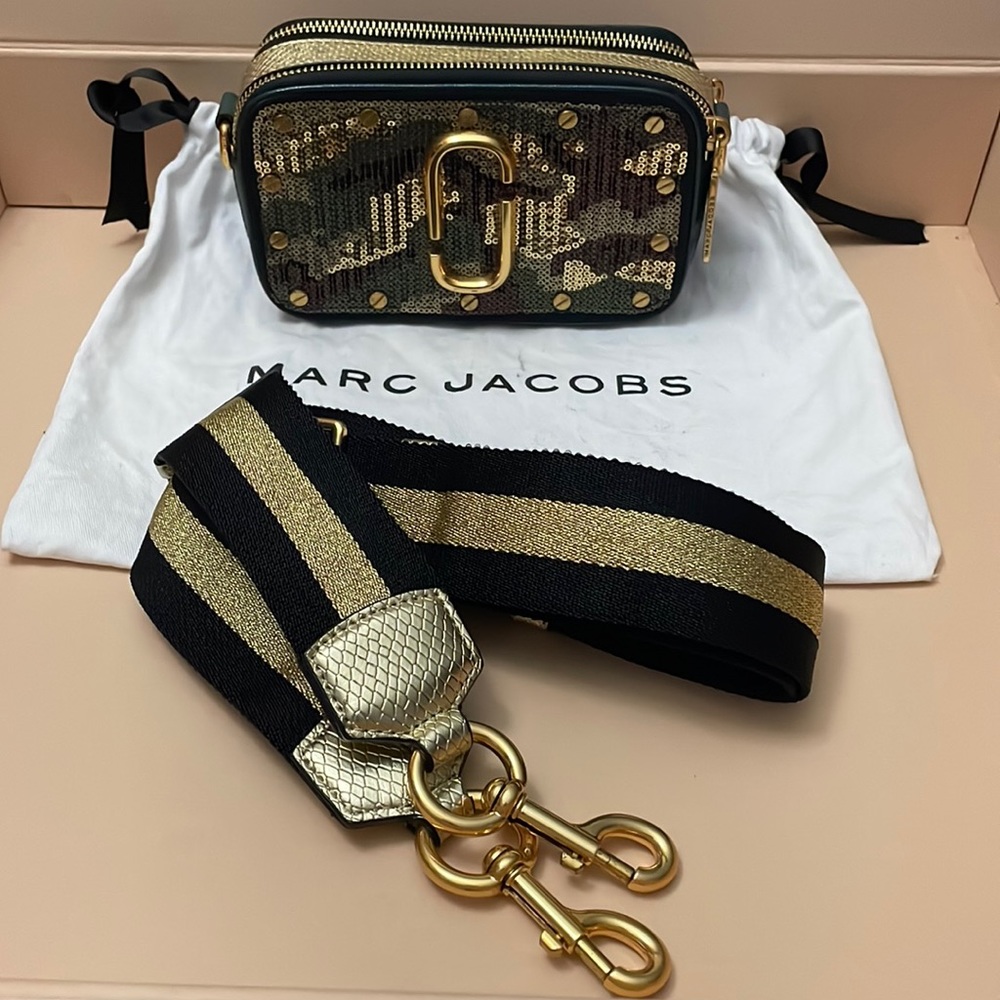 Sold❌✨Authentic Marc Jacobs Sequin Camera Bag✨ - Picture 5 of 17